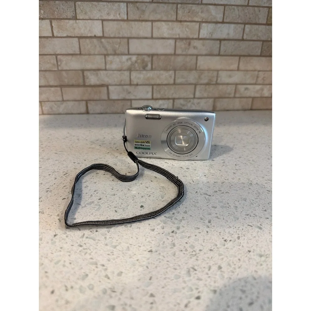 Panasonic Lumix Digital Camera Bundle‎ 2 Untested Parts Repair Lot Point Shoot